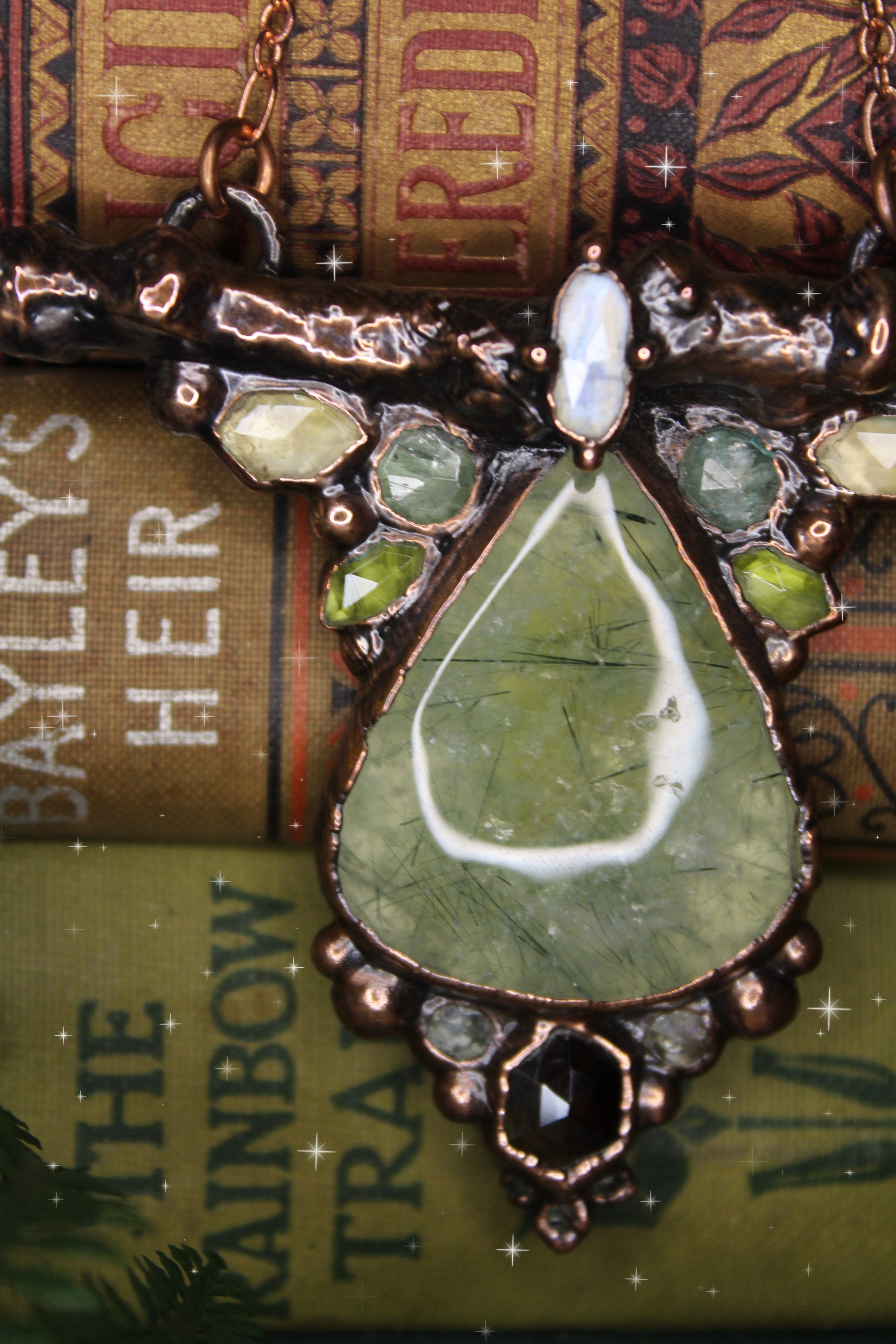 Woodland Prehnite Necklace