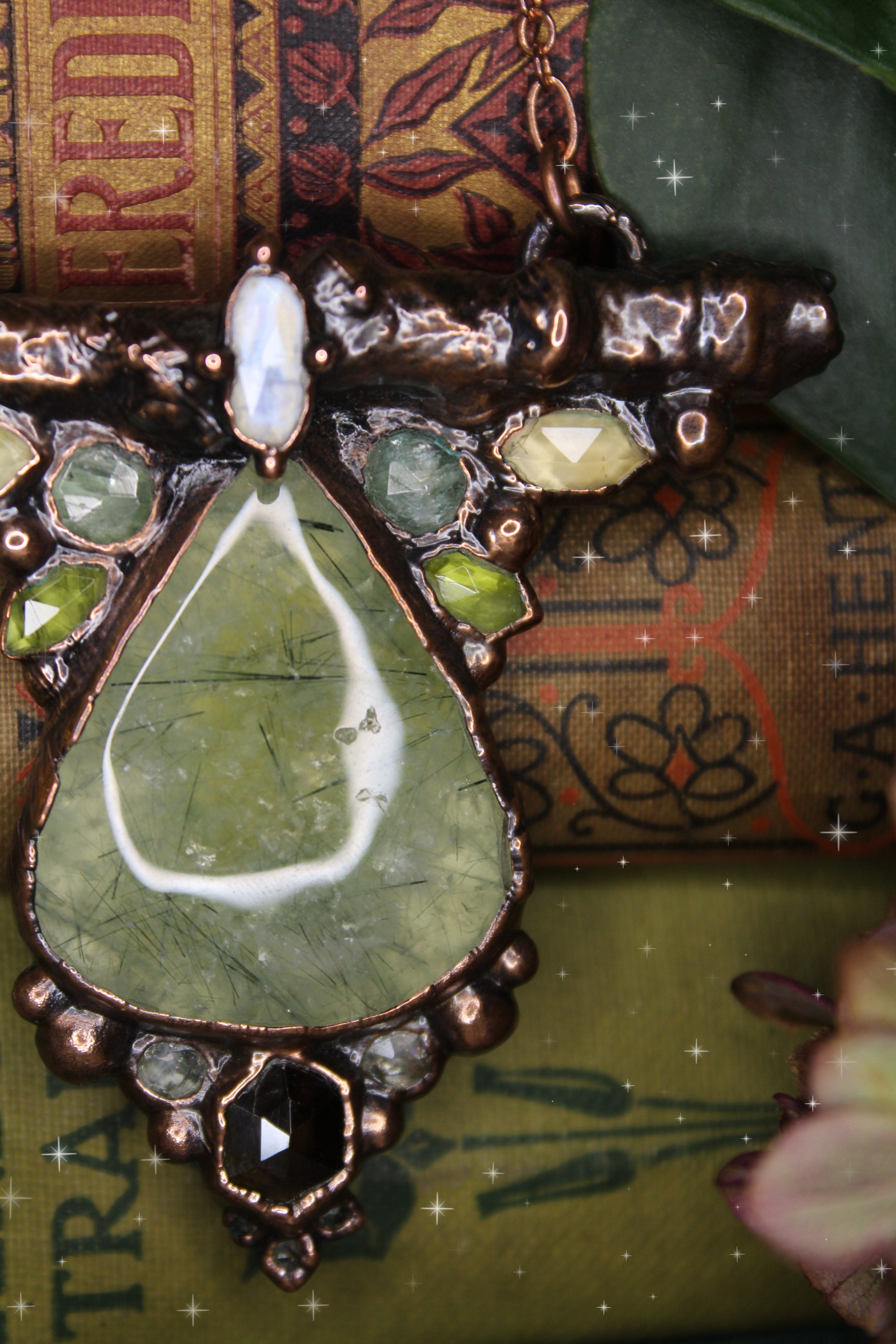 Woodland Prehnite Necklace
